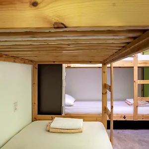 Pods ザ バックパッカーズ ホーム＆カフェ ホステル